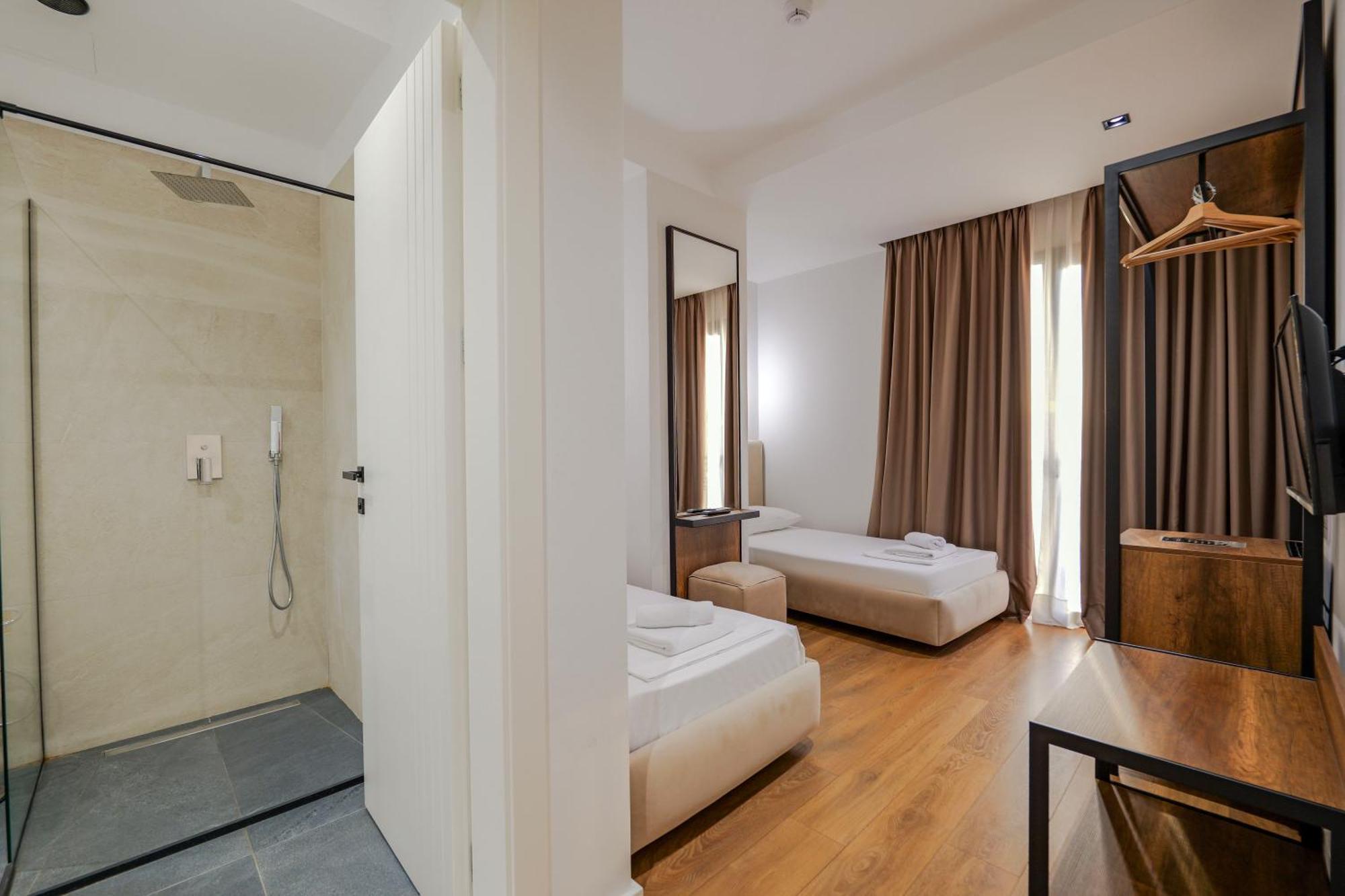 Vlorë Hotel Central מראה חיצוני תמונה