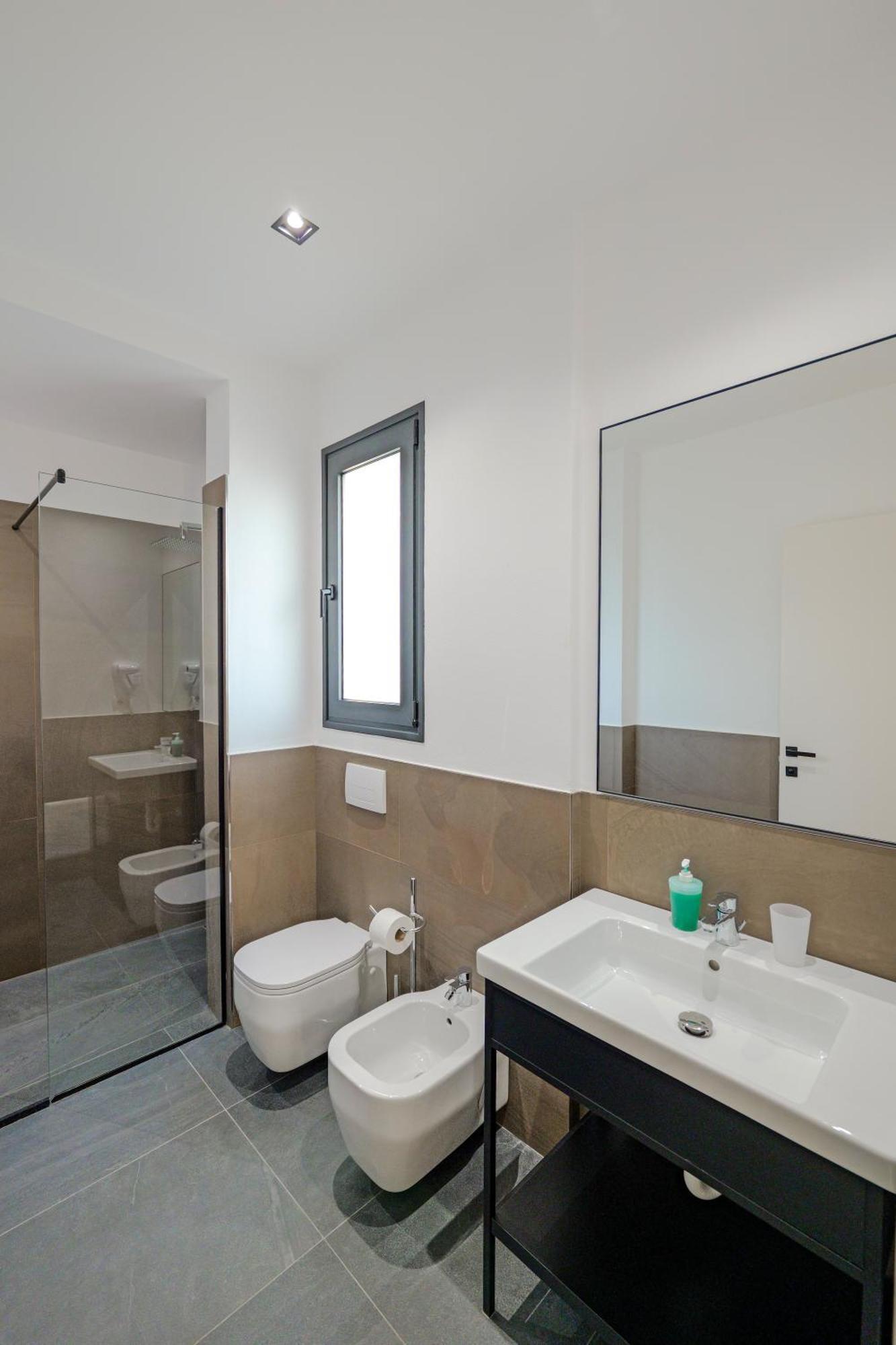 Vlorë Hotel Central מראה חיצוני תמונה