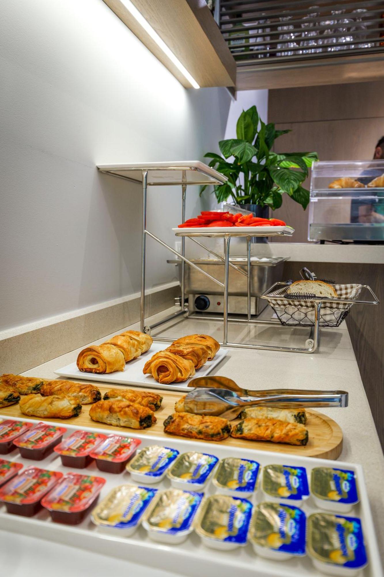 Vlorë Hotel Central מראה חיצוני תמונה