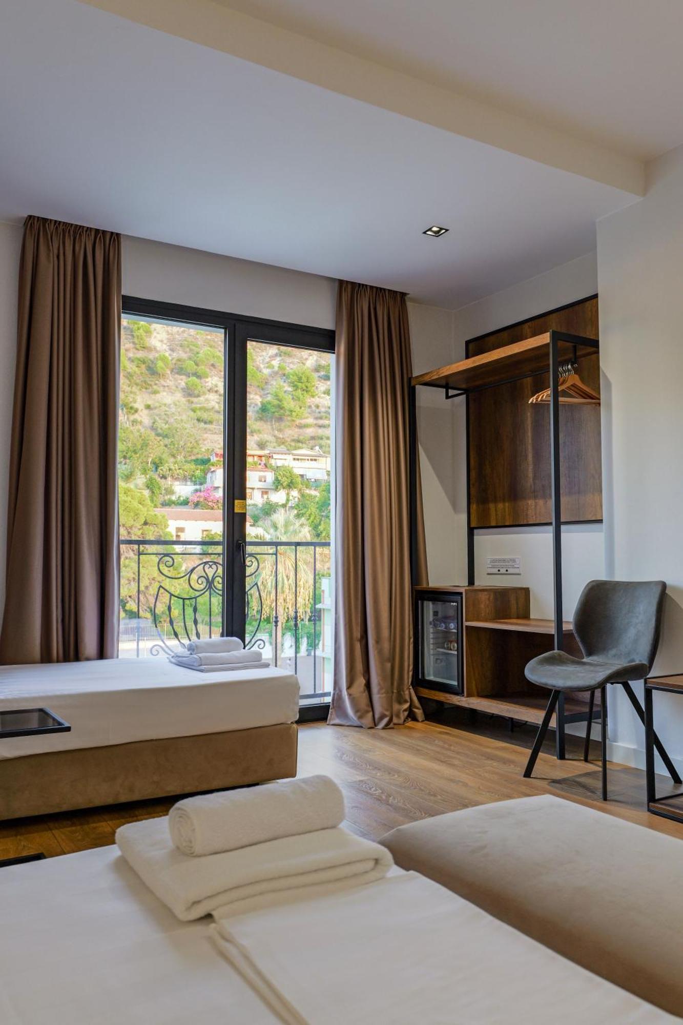 Vlorë Hotel Central מראה חיצוני תמונה
