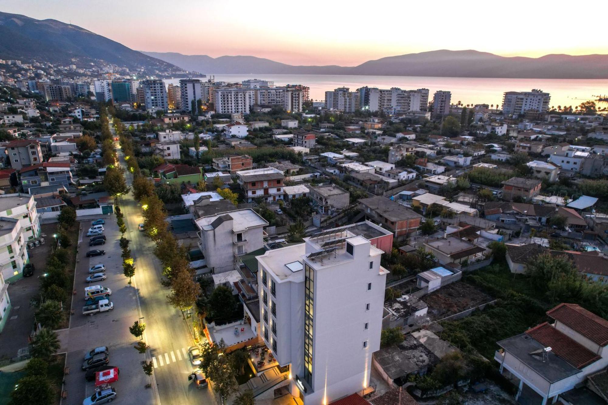 Vlorë Hotel Central מראה חיצוני תמונה