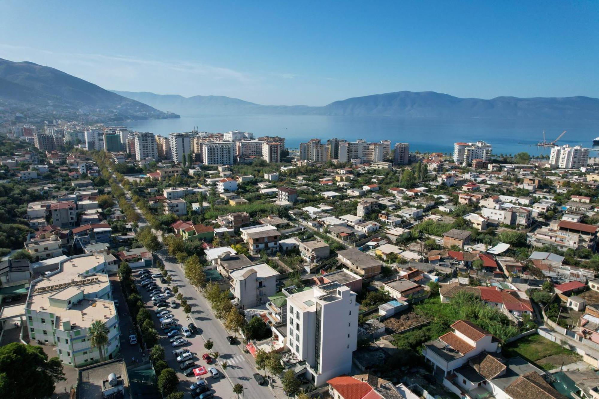 Vlorë Hotel Central מראה חיצוני תמונה